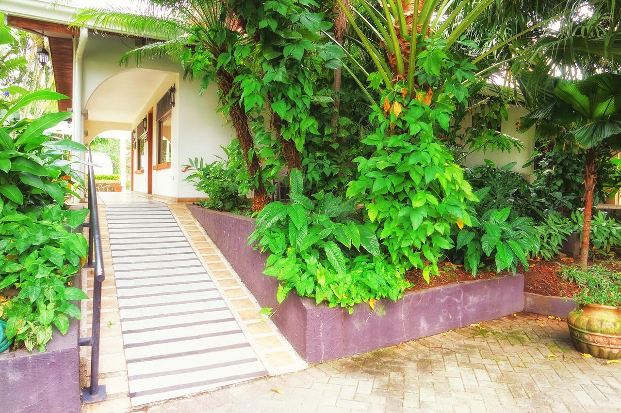 La Riviera Hotel San Antonio De Belen المظهر الخارجي الصورة